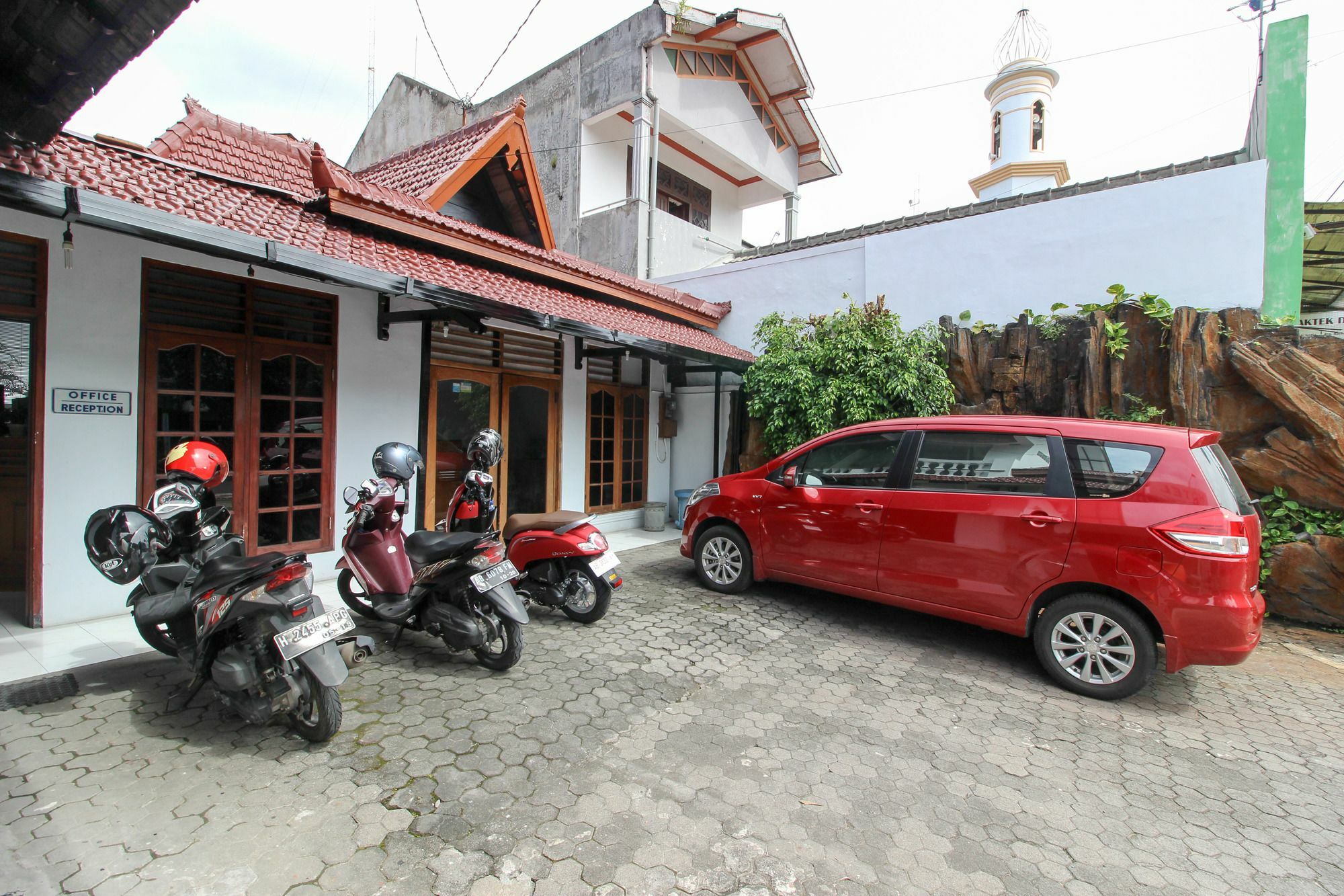 Reddoorz Plus Near Alun Alun Selatan Yogyakarta Exterior photo